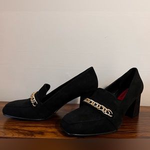 London Rebel Size 8 Black suede loafer heels with gold chain detail